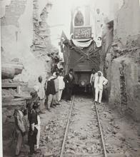 train.jpeg train.jpeg