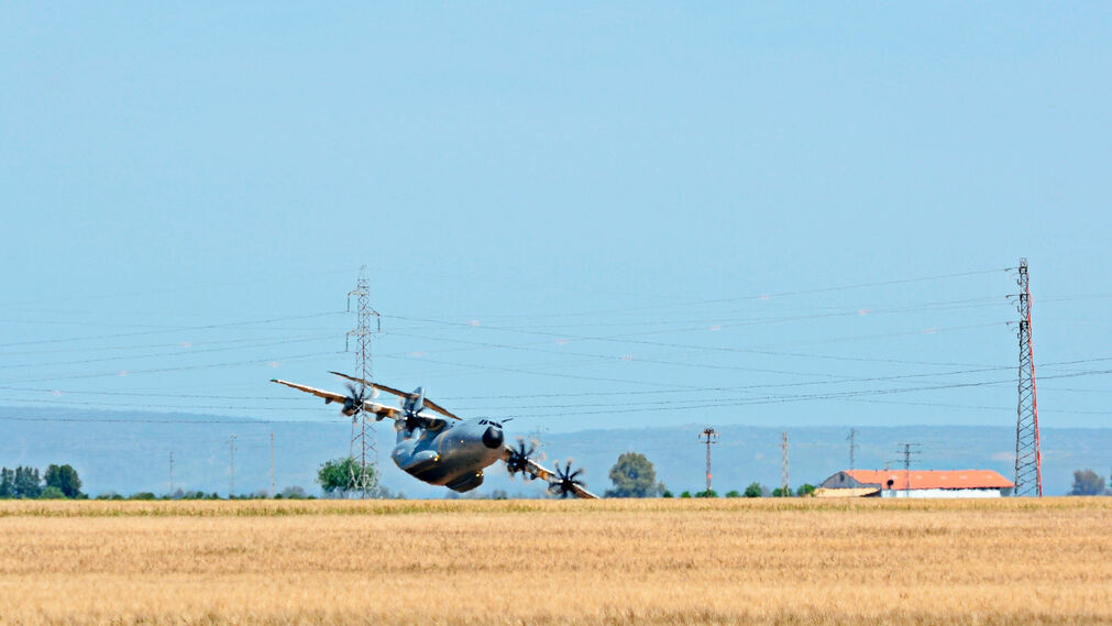 Imagenes-ineditas-accidente-A400-M-Sevilla_1279982419_88690489_1011x569.jpg