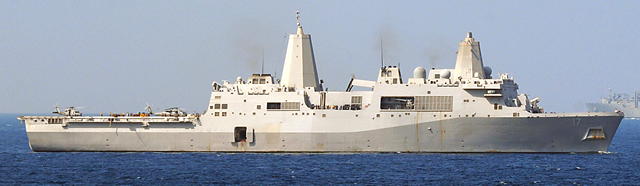 San_Antonio-lpd-17_class_us_navy_starboard.jpg