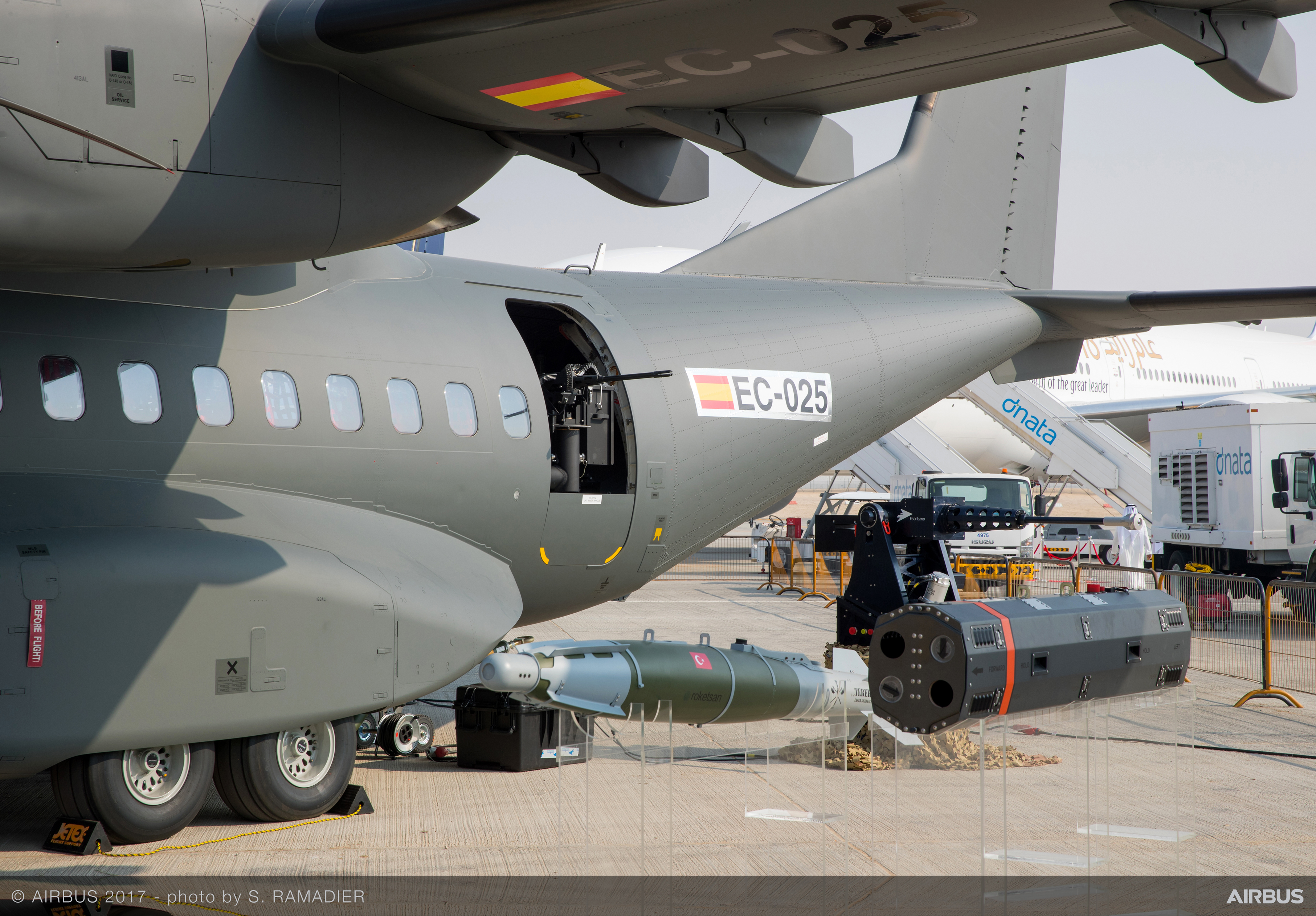 02-AirbusDefence-and-Space-C295-static-day1-DUBAI2017-012.jpg