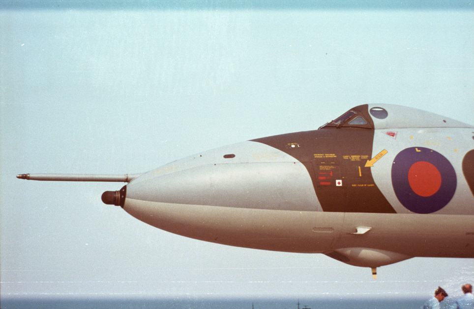 Vulcan-B2-nose-with-refuelling-probe.jpg