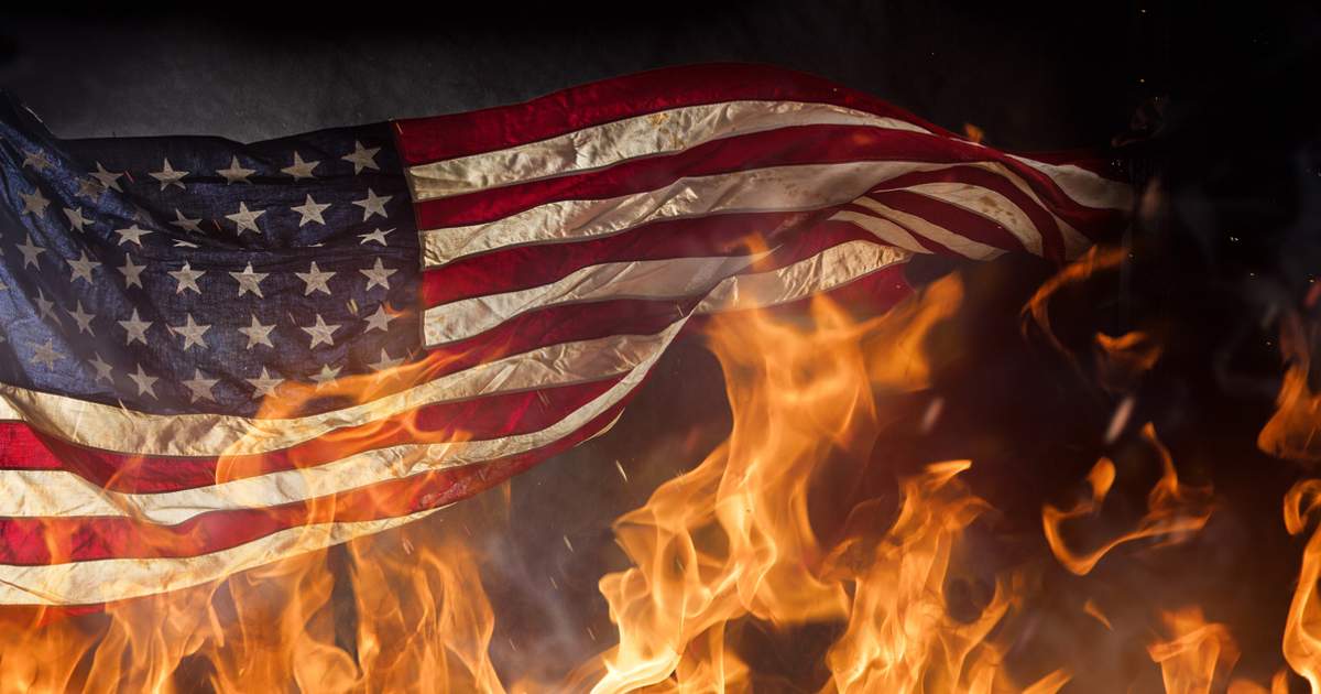 american_flag_burning_fire_fb.jpg