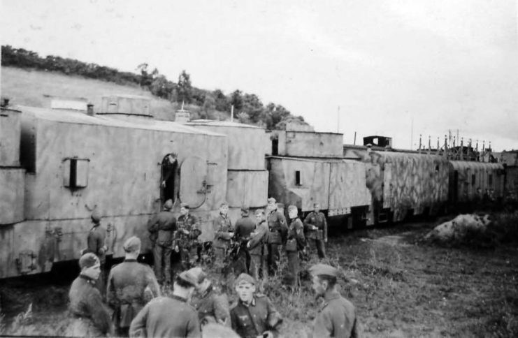 panzerzug_german_armored_train_number_21_camo_2-741x484.jpg