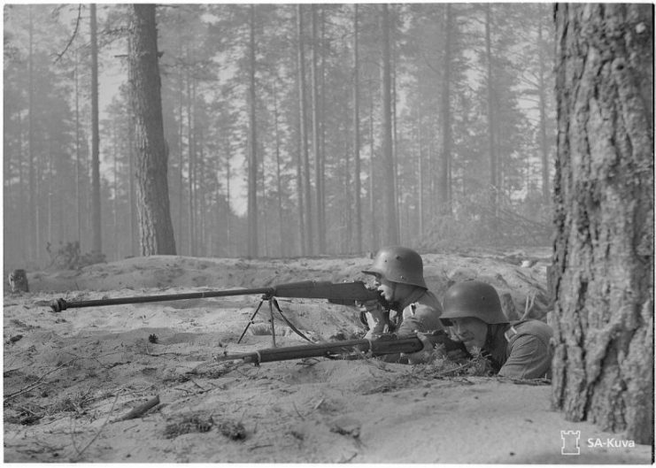 1200px-finnish_at-rifle_team-741x529.jpg